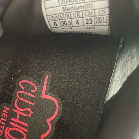 Brooks Women's Glycerine worn once - Picture 8 of 8